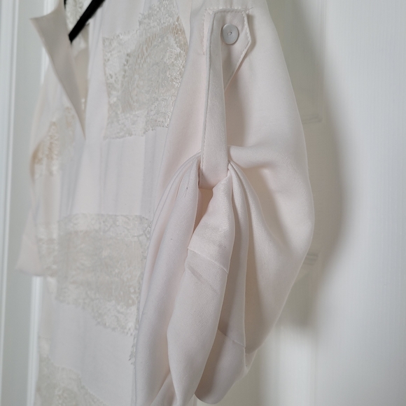 BCBG Max Azria white lace blocked 3/4 length shirt size M - Picture 3 of 11